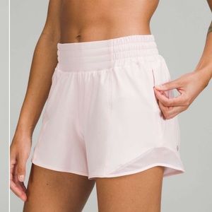 NWOT Lululemon Hotty Hot Short Strawberry Milkshake HR 4”